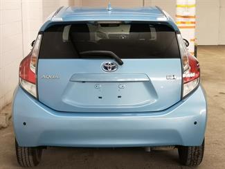 2015 Toyota Aqua - Thumbnail