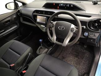 2015 Toyota Aqua - Thumbnail