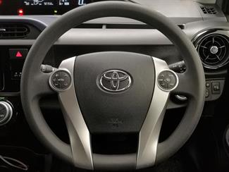 2015 Toyota Aqua - Thumbnail