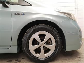 2012 Toyota Prius - Thumbnail