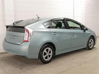 2012 Toyota Prius - Thumbnail