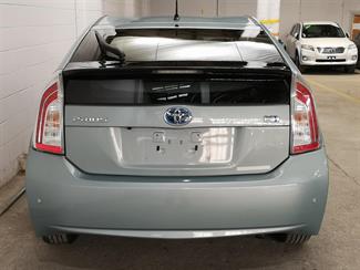2012 Toyota Prius - Thumbnail