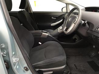2012 Toyota Prius - Thumbnail