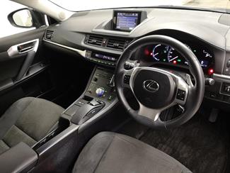 2013 Lexus CT 200H - Thumbnail