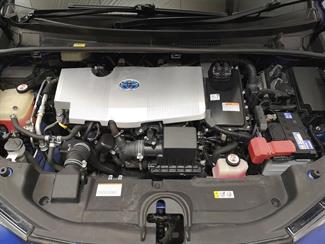 2017 Toyota Prius - Thumbnail