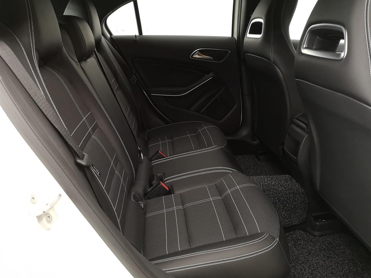 2015 Mercedes-Benz A 180