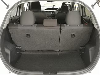 2018 Toyota Vitz - Thumbnail