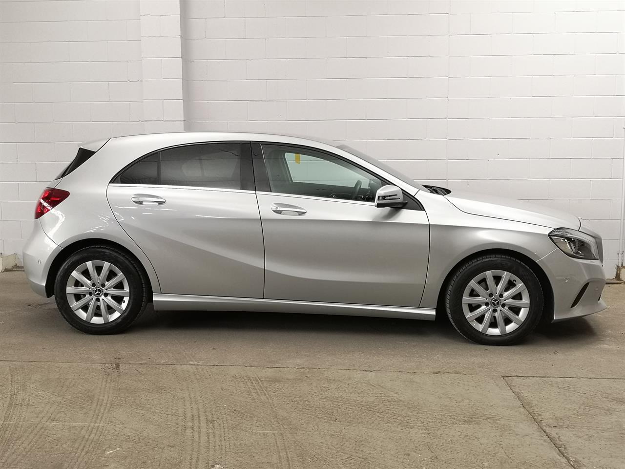 2017 Mercedes-Benz A 180