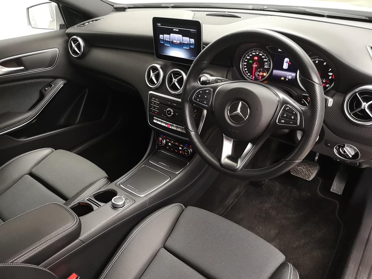 2017 Mercedes-Benz A 180