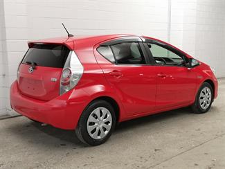 2013 Toyota Aqua - Thumbnail