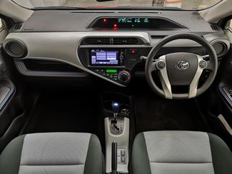 2013 Toyota Aqua - Thumbnail