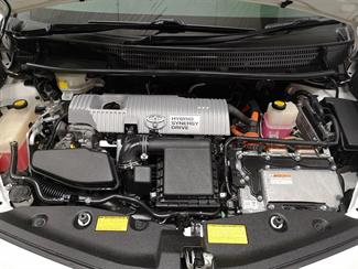 2012 Toyota Prius - Thumbnail