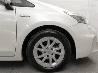 2012 Toyota Prius - Thumbnail