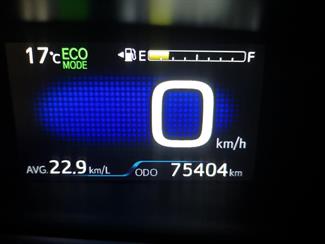 2017 Toyota Prius - Thumbnail