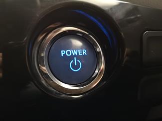 2017 Toyota Prius - Thumbnail