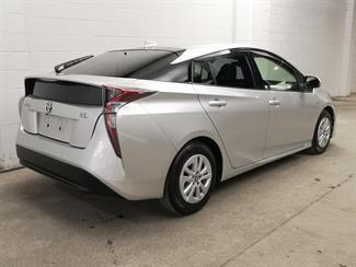 2017 Toyota Prius - Thumbnail