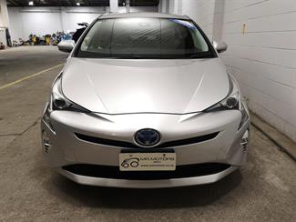 2017 Toyota Prius - Thumbnail