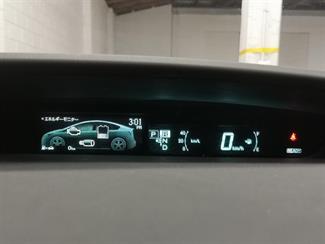 2015 Toyota Prius - Thumbnail