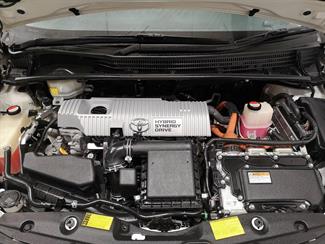 2015 Toyota Prius - Thumbnail