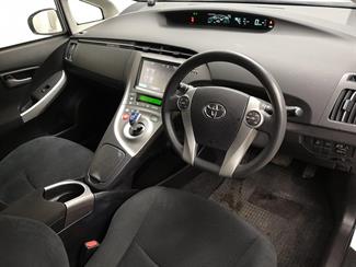 2015 Toyota Prius - Thumbnail