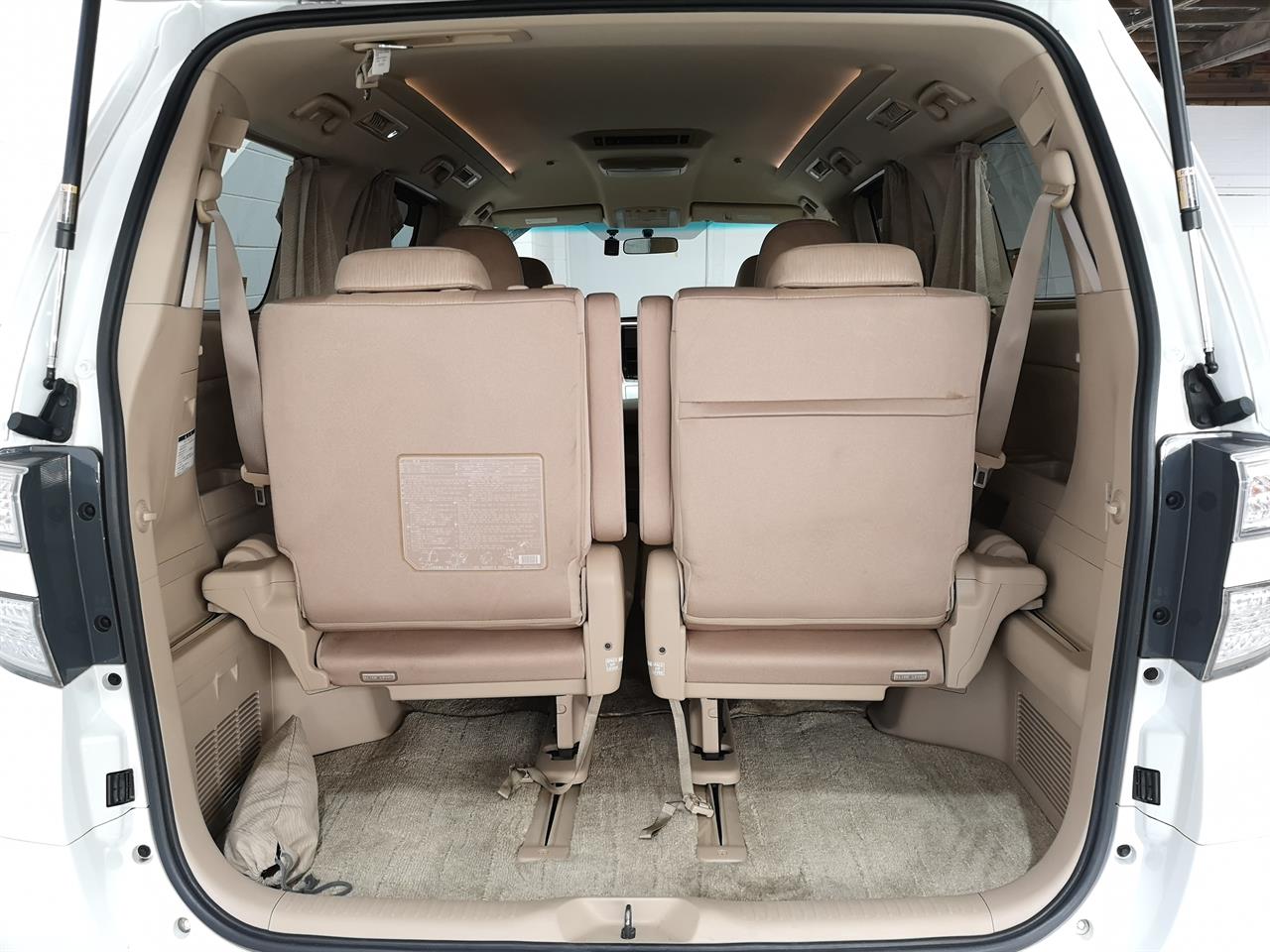 2012 Toyota Alphard