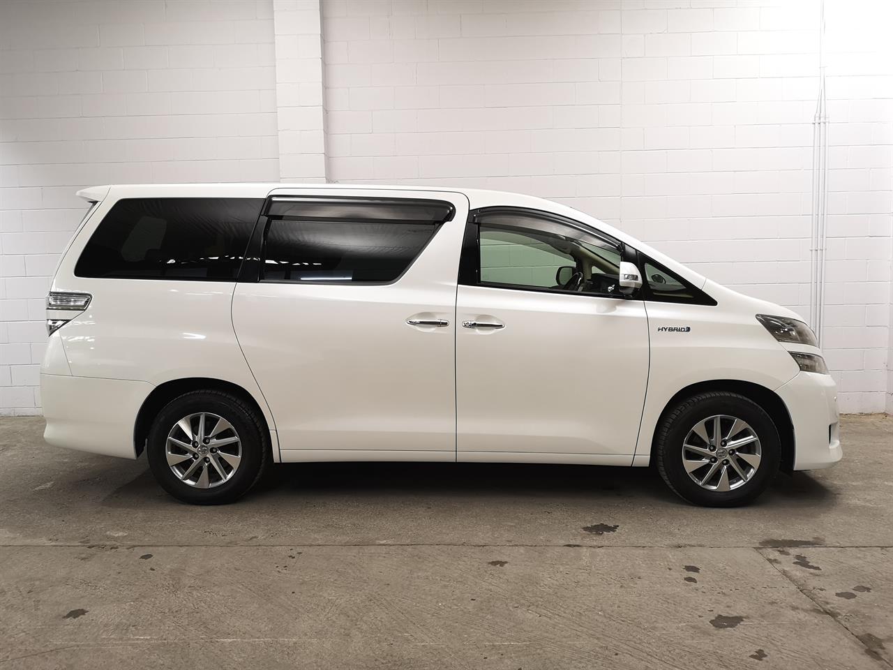 2012 Toyota Alphard