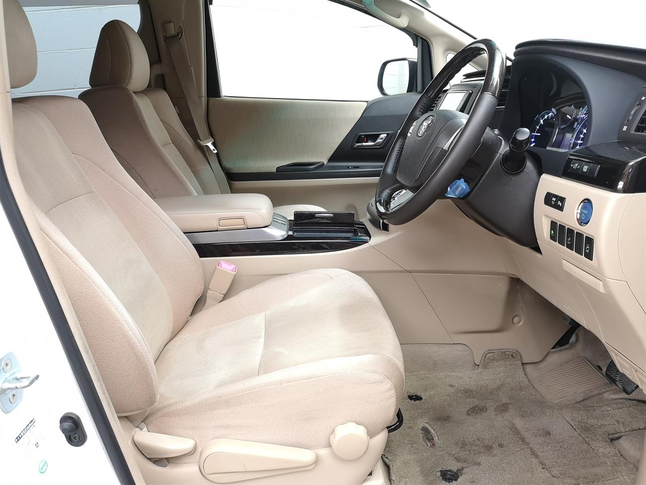 2012 Toyota Alphard