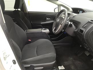 2018 Toyota Prius - Thumbnail