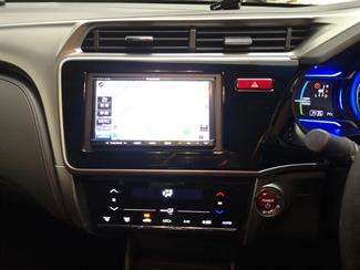 2017 Honda Grace - Thumbnail