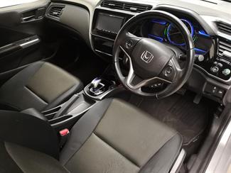 2017 Honda Grace - Thumbnail