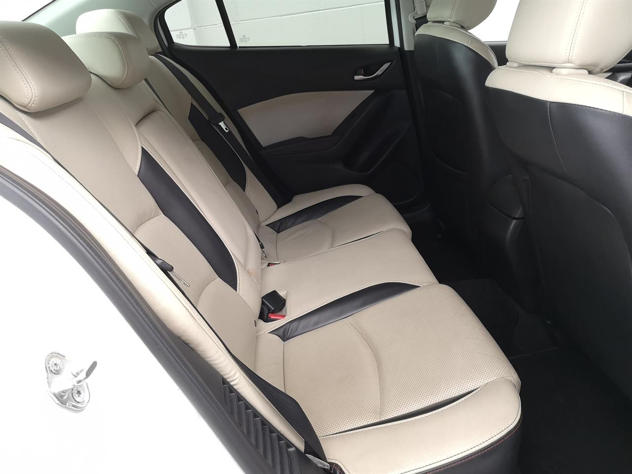 2014 Mazda Axela