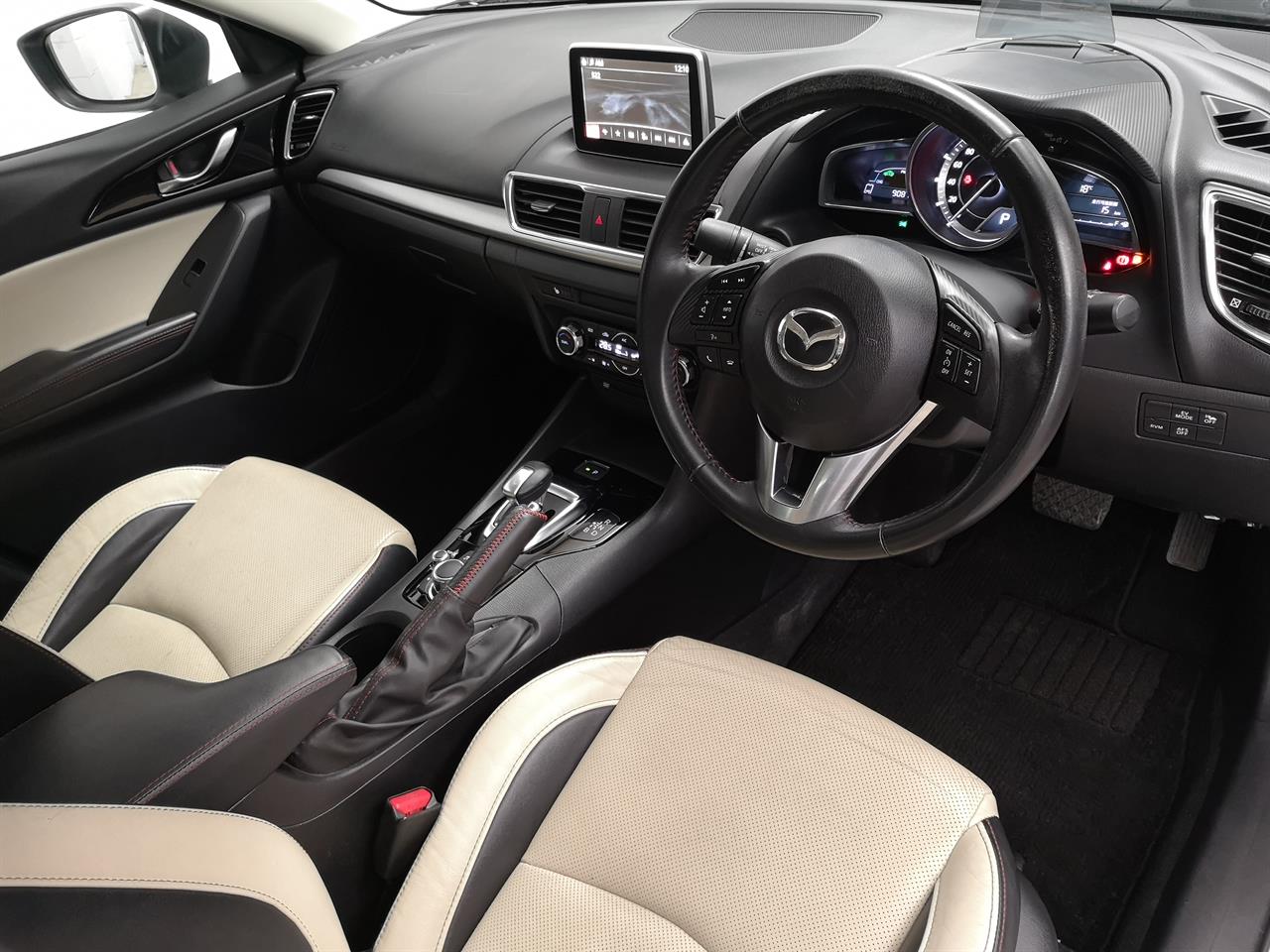 2014 Mazda Axela
