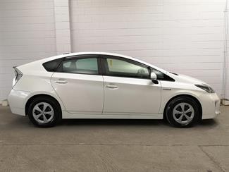2012 Toyota Prius - Thumbnail