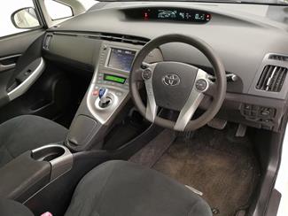 2012 Toyota Prius - Thumbnail