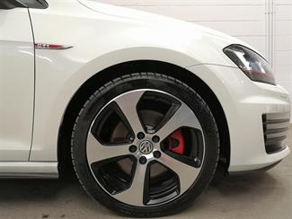 2017 Volkswagen Golf GTI - Thumbnail