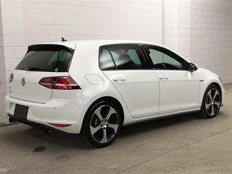 2017 Volkswagen Golf GTI - Thumbnail