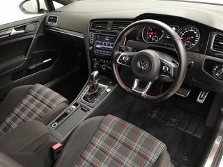 2017 Volkswagen Golf GTI - Thumbnail