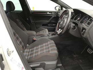 2017 Volkswagen Golf GTI - Thumbnail