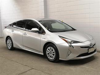 2017 Toyota Prius - Thumbnail