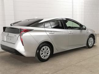 2017 Toyota Prius - Thumbnail