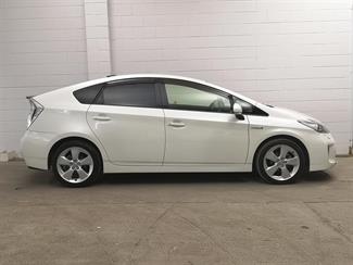 2012 Toyota Prius - Thumbnail