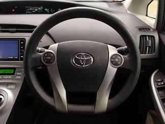 2012 Toyota Prius - Thumbnail
