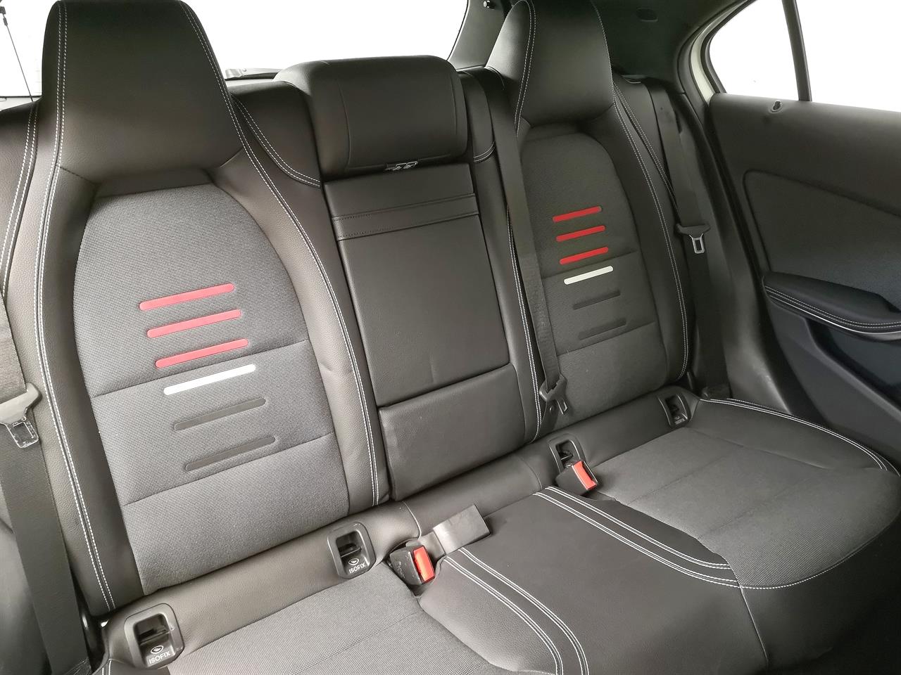 2017 Mercedes-Benz A 180