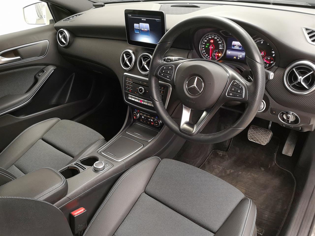 2017 Mercedes-Benz A 180