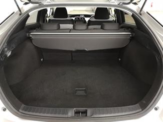 2016 Toyota Prius - Thumbnail