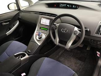 2012 Toyota Prius - Thumbnail
