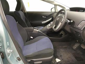 2012 Toyota Prius - Thumbnail