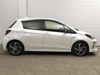 2018 Toyota Vitz - Thumbnail