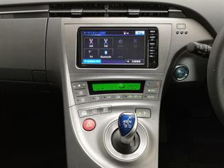 2015 Toyota Prius - Thumbnail