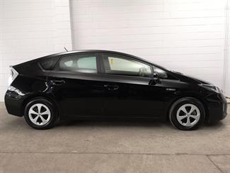 2015 Toyota Prius - Thumbnail